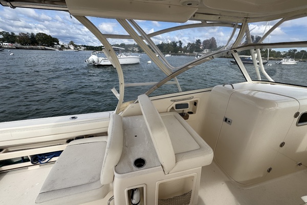 30ft Grady White Yacht For Sale