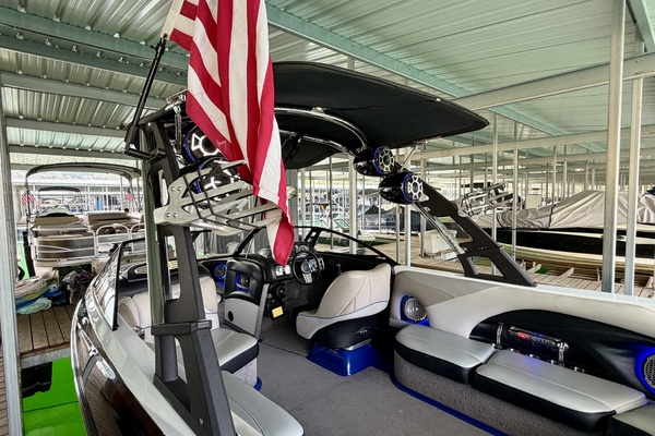 24ft Malibu Yacht For Sale