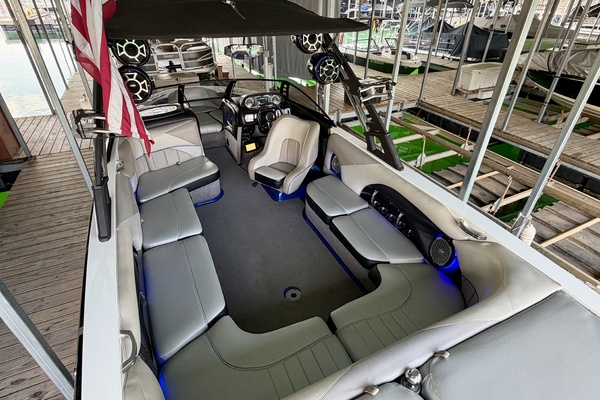 24ft Malibu Yacht For Sale
