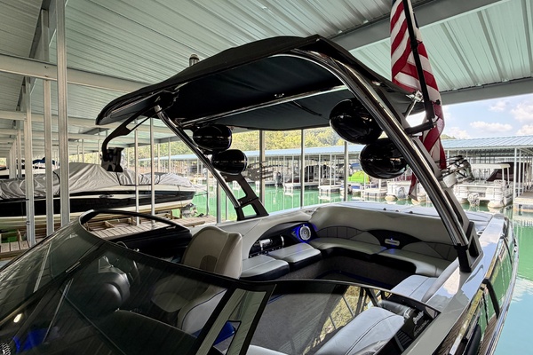 24ft Malibu Yacht For Sale