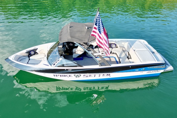 24ft Malibu Yacht For Sale