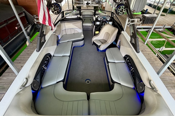 24ft Malibu Yacht For Sale