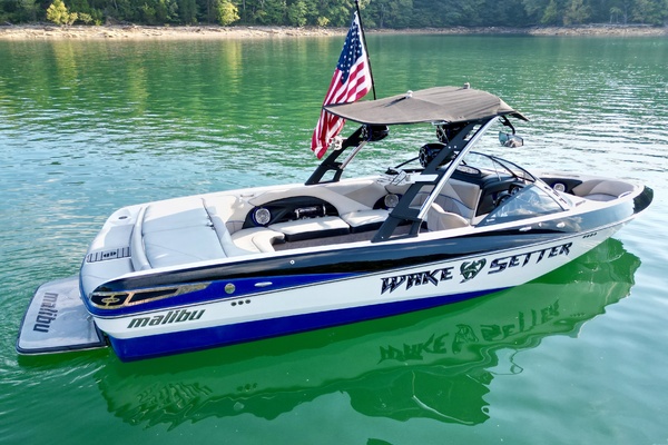 24ft Malibu Yacht For Sale
