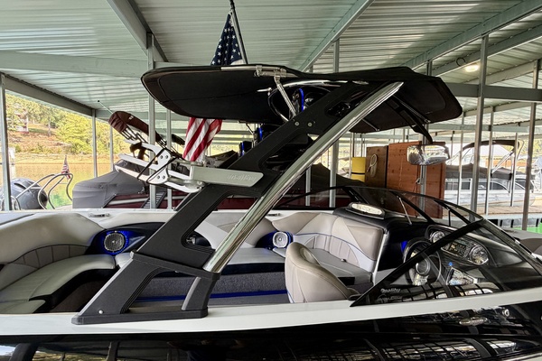 24ft Malibu Yacht For Sale