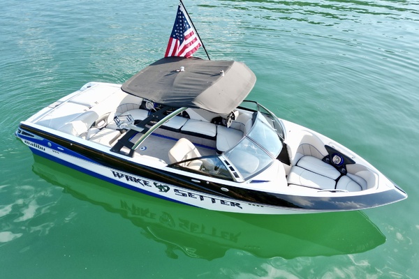 24ft Malibu Yacht For Sale