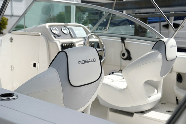 20ft Robalo Yacht For Sale