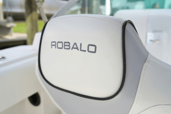 20ft Robalo Yacht For Sale