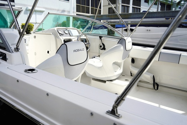 20ft Robalo Yacht For Sale
