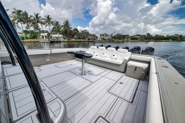 65ft HCB Yacht For Sale