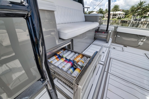 65ft HCB Yacht For Sale