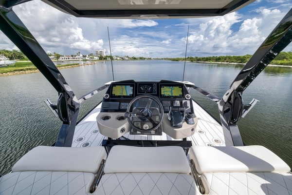 65ft HCB Yacht For Sale