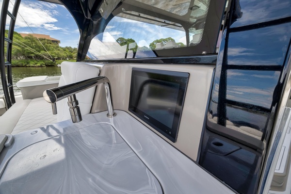 65ft HCB Yacht For Sale