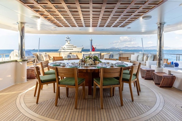 Upper Deck Dining
