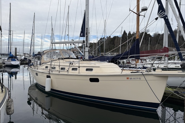 2025 Island Packet 38