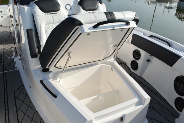 Fish Tales IV 32ft Fountain Yacht For Sale