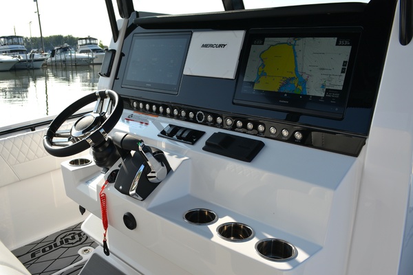 Fish Tales IV 32ft Fountain Yacht For Sale