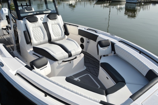 Fish Tales IV 32ft Fountain Yacht For Sale