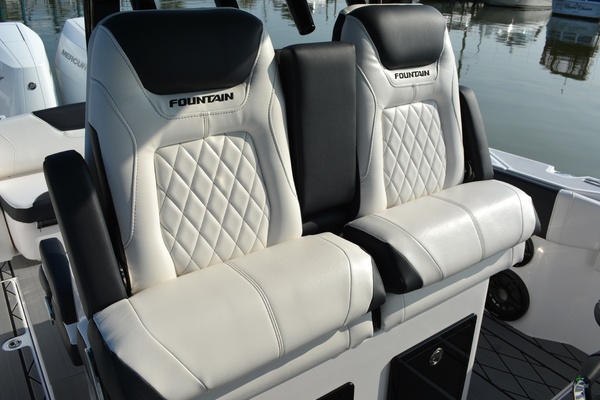 Fish Tales IV 32ft Fountain Yacht For Sale