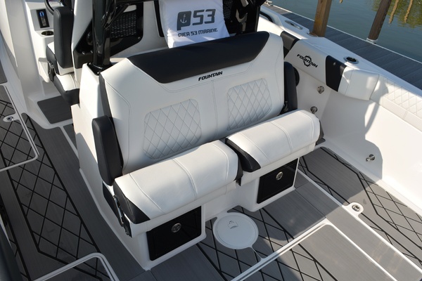 Fish Tales IV 32ft Fountain Yacht For Sale