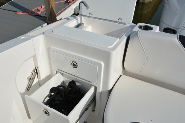 Fish Tales IV 32ft Fountain Yacht For Sale