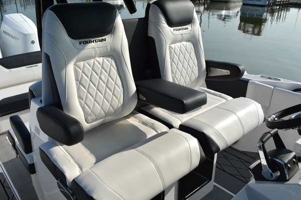 Fish Tales IV 32ft Fountain Yacht For Sale