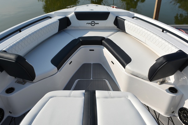 Fish Tales IV 32ft Fountain Yacht For Sale