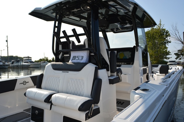 Fish Tales IV 32ft Fountain Yacht For Sale