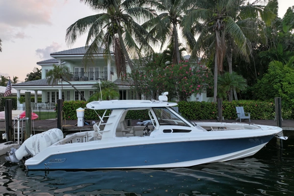 35-ft-Boston Whaler-2021-- Fort Lauderdale Florida United States  yacht for sale