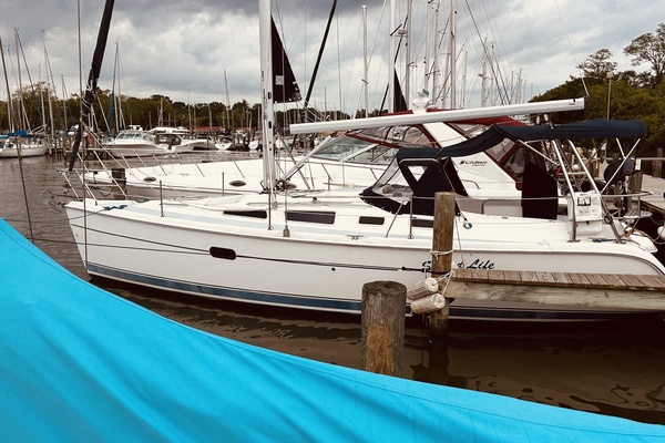 Second Life 35ft Hunter Yacht For Sale