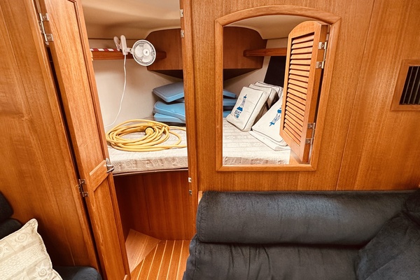 Second Life 35ft Hunter Yacht For Sale