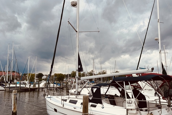 Second Life 35ft Hunter Yacht For Sale