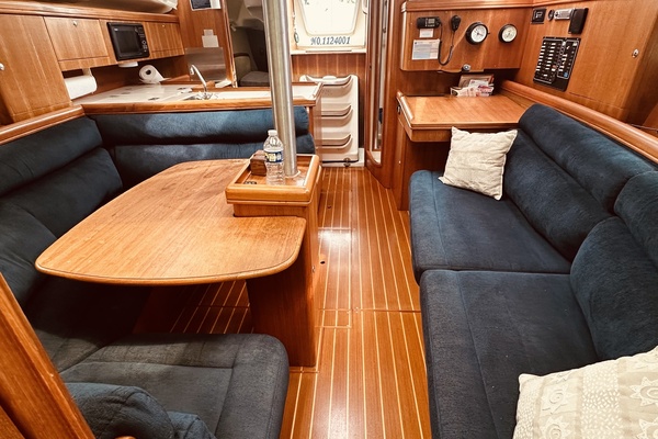 Second Life 35ft Hunter Yacht For Sale