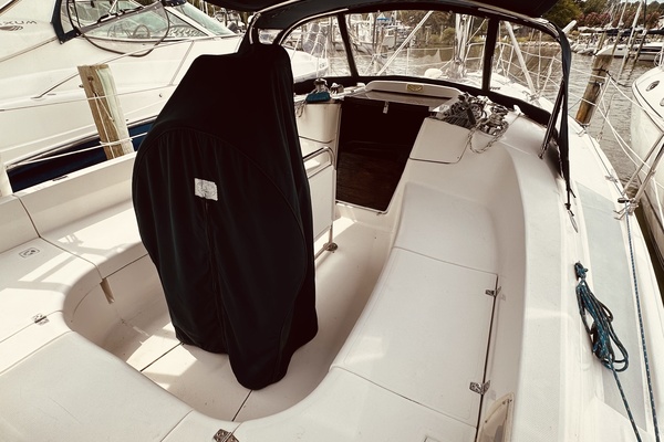 Second Life 35ft Hunter Yacht For Sale