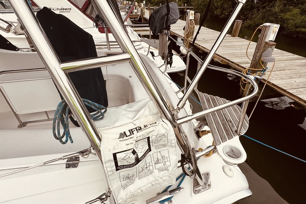 Second Life 35ft Hunter Yacht For Sale
