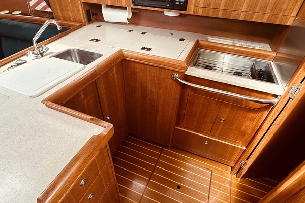 Second Life 35ft Hunter Yacht For Sale