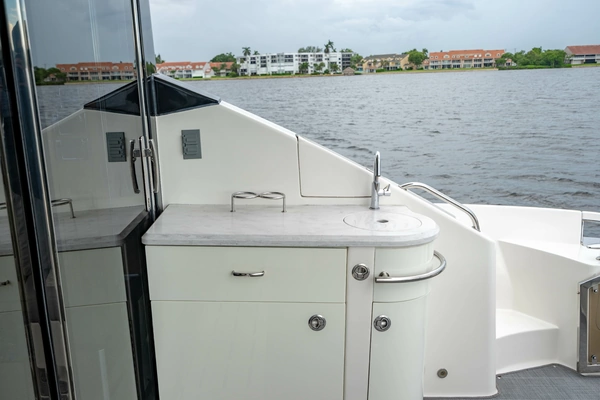 Sea Ray L65 Yacht For Sale