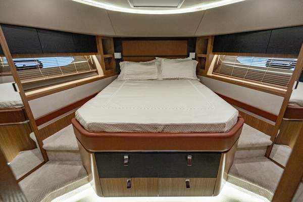 Bella 65ft Sea Ray Yacht For Sale