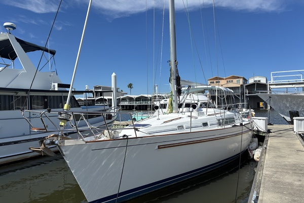 Southern Rain 44ft Beneteau Yacht For Sale