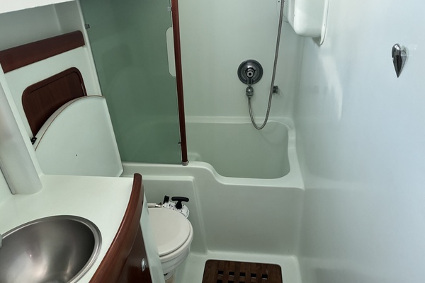Southern Rain 44ft Beneteau Yacht For Sale