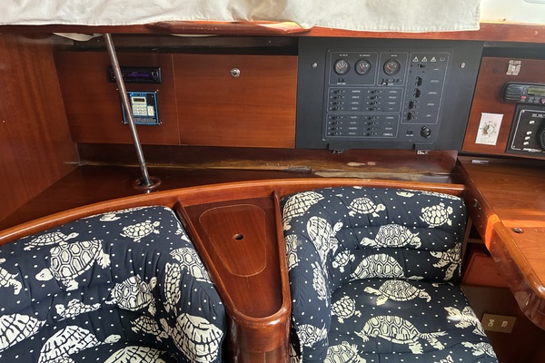 Southern Rain 44ft Beneteau Yacht For Sale