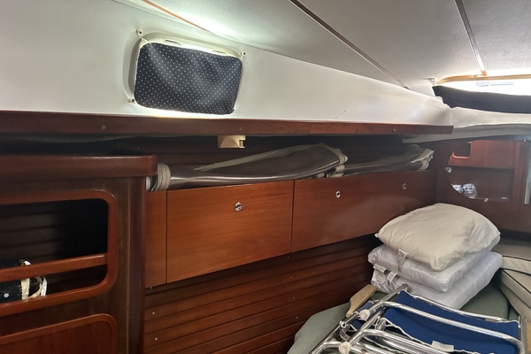Southern Rain 44ft Beneteau Yacht For Sale