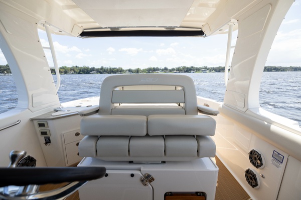 35ft Boston Whaler Yacht For Sale