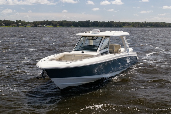 35ft Boston Whaler Yacht For Sale