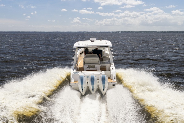 35ft Boston Whaler Yacht For Sale