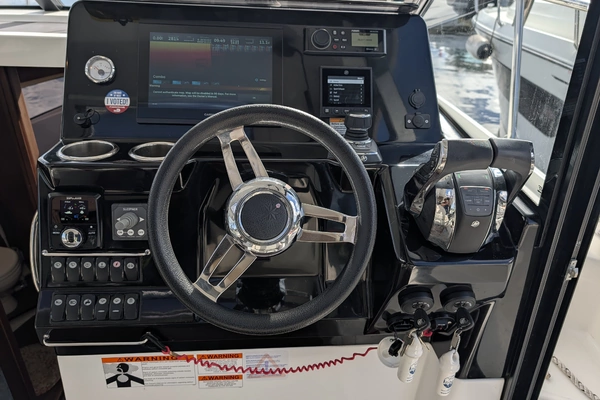 Jeanneau NC 1095 Coupe Yacht For Sale