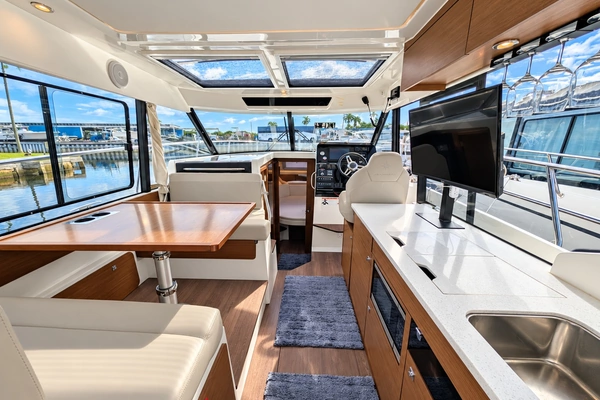 Jeanneau NC 1095 Coupe Yacht For Sale
