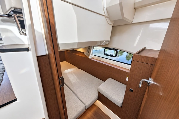 Jeanneau NC 1095 Coupe Yacht For Sale