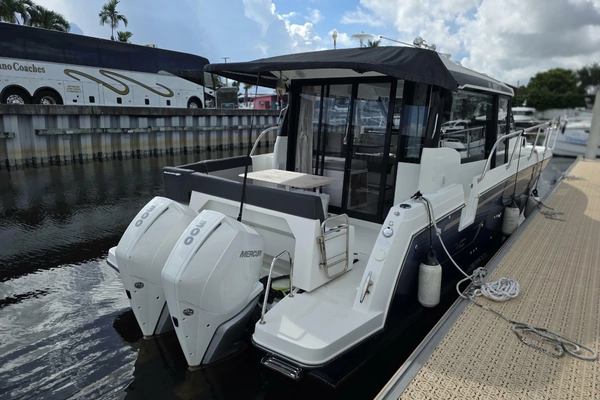 34-ft-Jeanneau-2022-NC 1095- Fort Lauderdale Florida United States  yacht for sale
