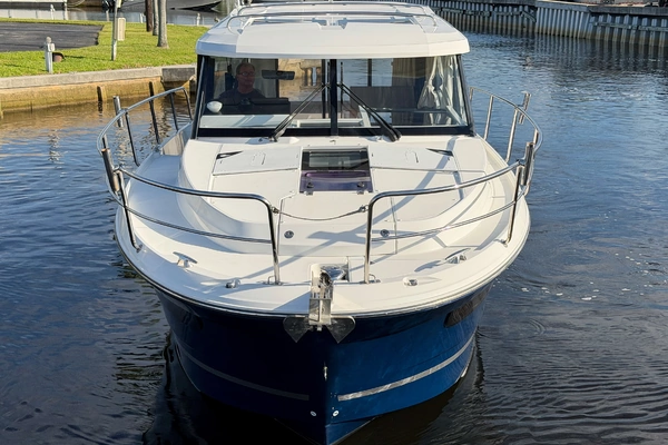 Jeanneau NC 1095 Coupe Yacht For Sale