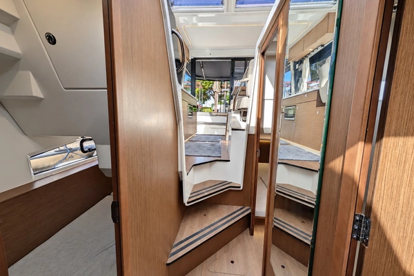 Jeanneau NC 1095 Coupe Yacht For Sale